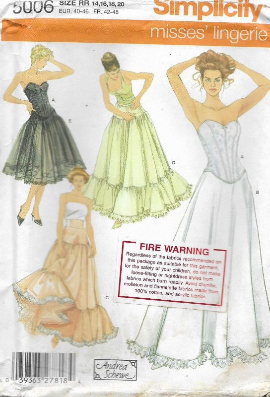 Picture of D22 SIMPLICITY 5006: LINGERIE SIZE 14-20