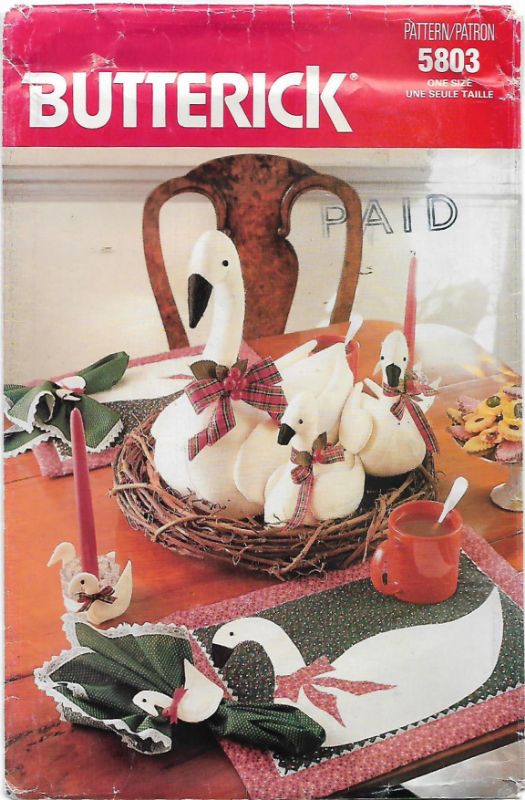 Picture of XX2 BUTTERICK 5803: CHRISTMAS CRAFT (GOOSE) ONE SIZE 