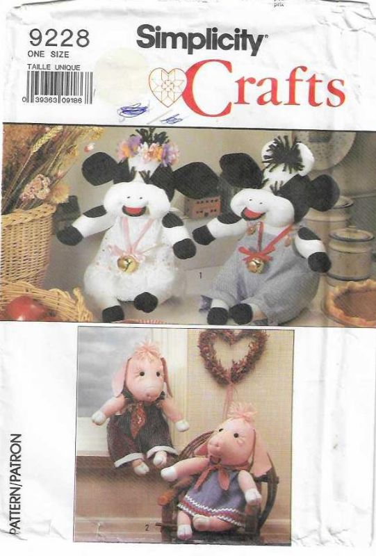 Picture of A41 SIMPLICITY 9228: STUFFED COW & PIG WITH CLOTHES 