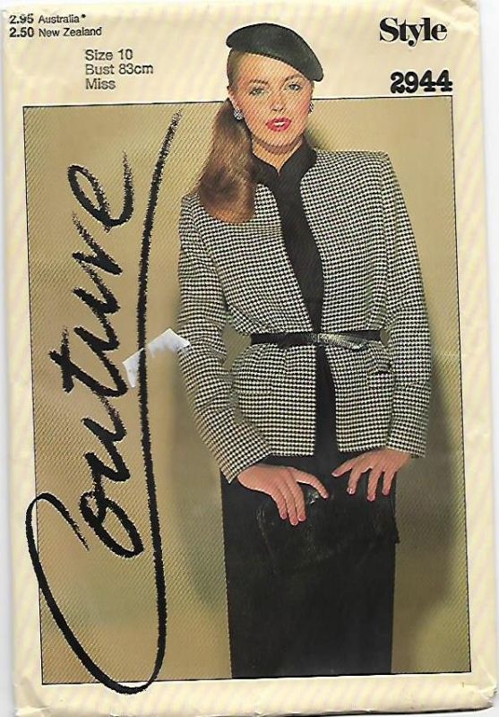 Picture of C211 STYLE 2944: JACKET, SKIRT & BLOUSE SIZE 10 ONLY 