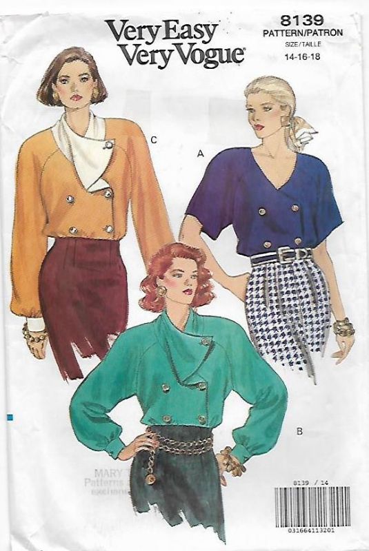 Picture of C112 VOGUE 8139: BLOUSE SIZE 14-18